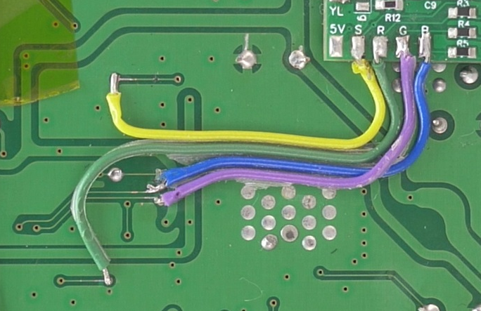 Vias RGBS repérés sur la carte mère